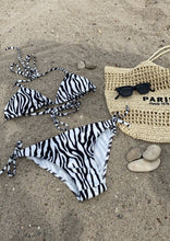 Afbeelding in Gallery-weergave laden, ZEBRA BIKINI
