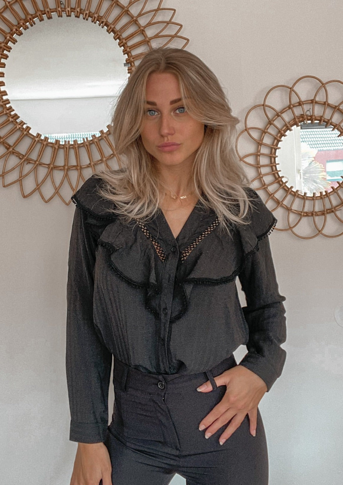 SENN BLOUSE - ZWART
