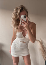 Afbeelding in Gallery-weergave laden, ELOISA DRESS - BEIGE
