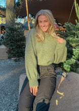 Afbeelding in Gallery-weergave laden, &#39;STAY WITH ME&#39; KNIT - GREEN (GLITTER VERSION)
