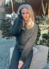 Afbeelding in Gallery-weergave laden, &#39;STAY WITH ME&#39; KNIT - BLACK (GLITTER VERSION)
