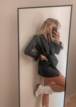 Afbeelding in Gallery-weergave laden, BLAZER DRESS MET VEREN
