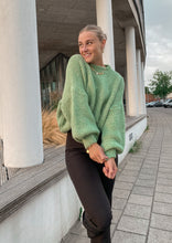 Afbeelding in Gallery-weergave laden, ‘STAY WITH ME’ KNIT - GREEN
