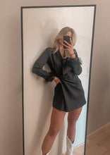 Afbeelding in Gallery-weergave laden, BLAZER DRESS MET VEREN
